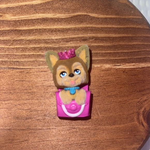 Barbie Other - 2016-SERIES 1 BARBIE PET BLIND BAG YORKIE: INSIDE A PURSE WEARING A CROWN!!
